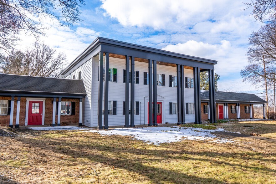 Building Photo - 57 Monroe Ave