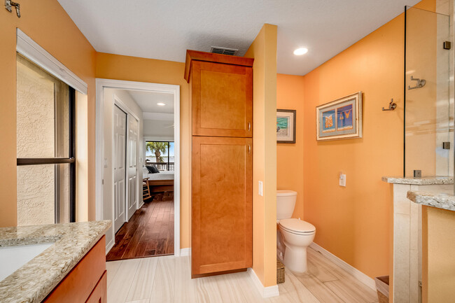 Building Photo - 3120 River Villa Way