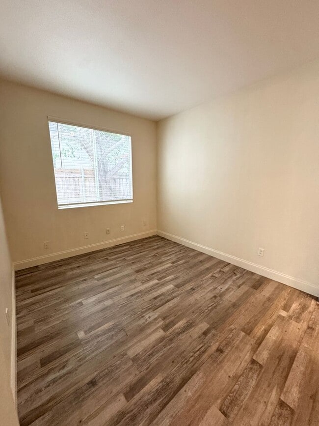Building Photo - Spacious Solar-Powered 4-Bedroom, 3-Bath Home with Vaulted Ceilings & Tons of Storage! SEE VIDEO
