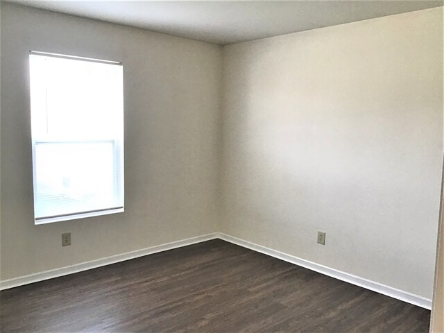 Building Photo - 467 Sedgewick Dr