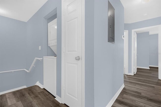 Building Photo - 4013 Venetian Bay Dr