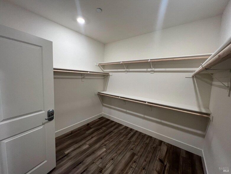 Building Photo - 5371 Elan Dr