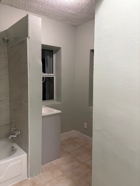 Building Photo - 417 SW 7th Ter