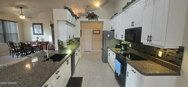 Building Photo - 1279 Royal Pointe Ln