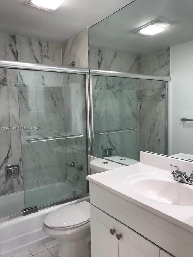 Building Photo - 1408 Brickell Bay Dr