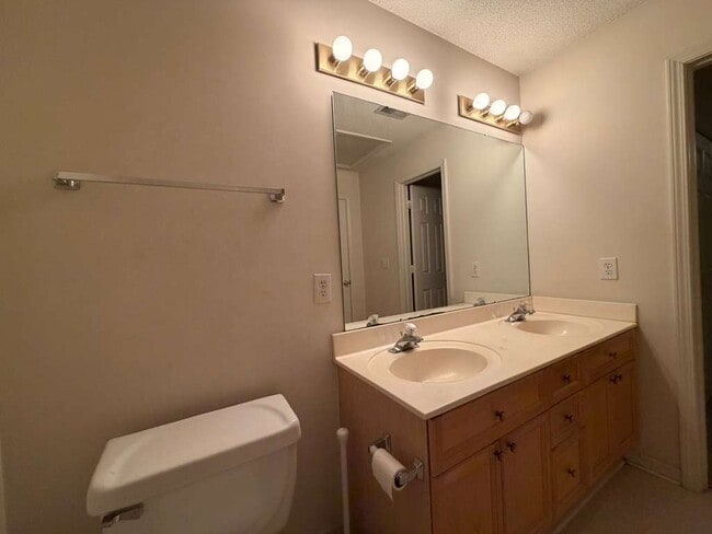 Building Photo - 6007 Cougar Ln