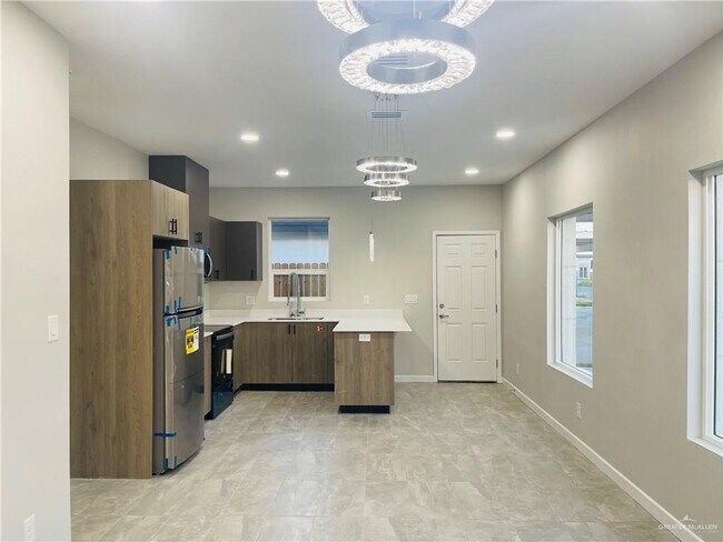 Building Photo - 13 Sugar Gdn Dr