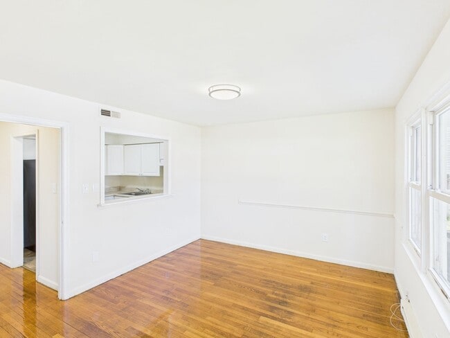 Building Photo - 5500 Stella Rd