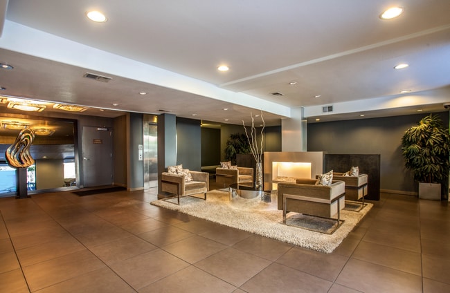 Building Photo - Highly desirable Rob Clark building one of the most walkable neighborhoods in LA