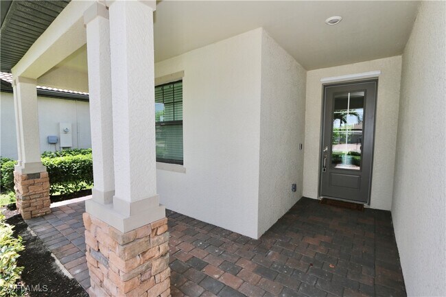 Building Photo - 18293 Ridgeline Dr