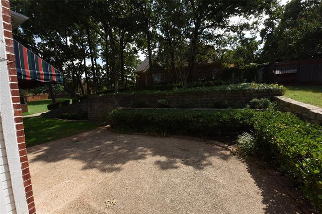 Building Photo - 2701 Creekside Way