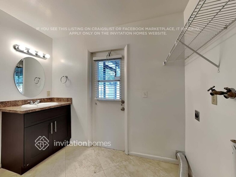 Building Photo - 5065 1st Rd