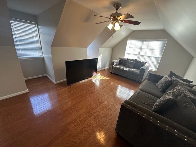 Building Photo - FULLY FURNISHED HOME in the heart of MJ!