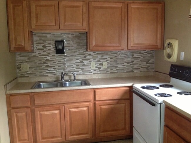 Building Photo - 45 South Ave