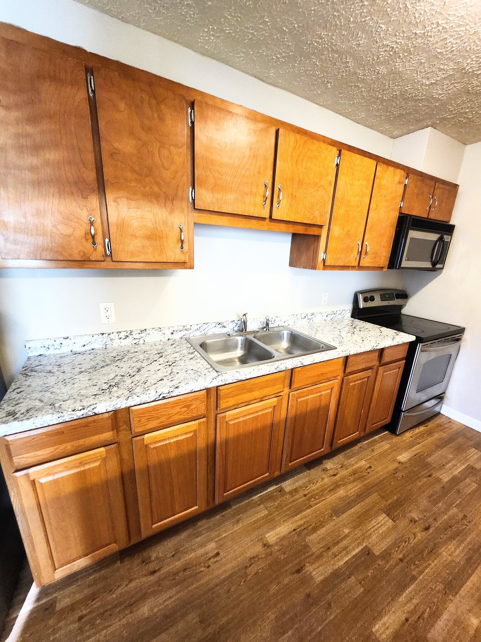 Building Photo - 5230 Beach Dr