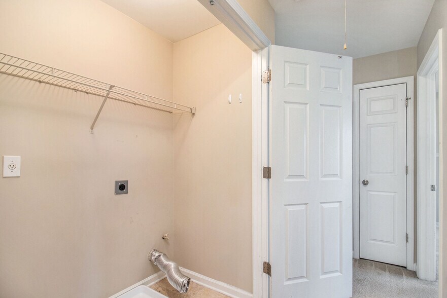 Building Photo - 395 Sugarberry Ln