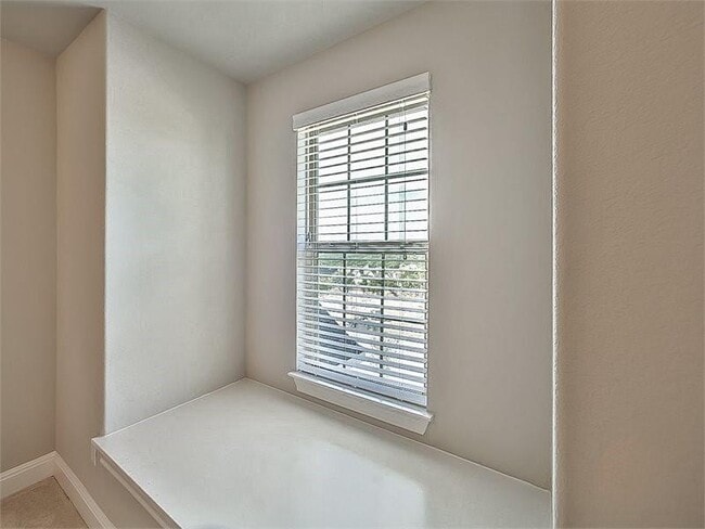 Building Photo - 15601 Cabrillo Way
