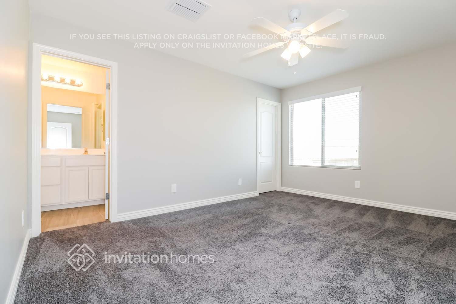 Building Photo - 4044 S 183rd Dr