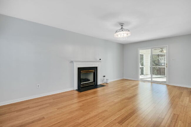 Building Photo - 11704 Park Forest Ct