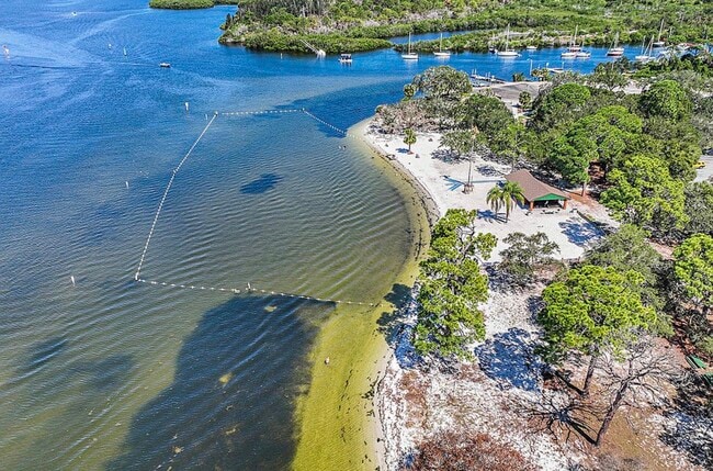 Building Photo - 10837 Littleton Isle Dr