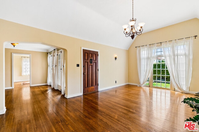 Building Photo - 650 S Gretna Green Way