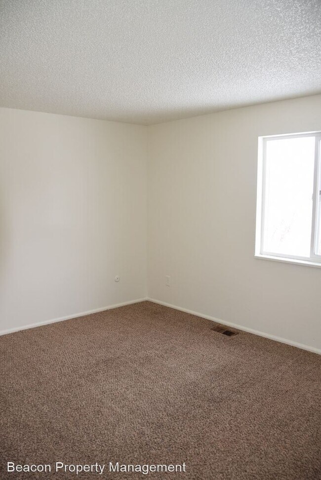 Building Photo - 3 br, 2 bath House - 7538 S. Holland Ct.