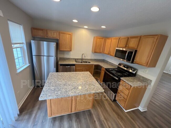 Building Photo - 5285 Ficus Tree Ln