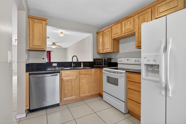 Building Photo - 6613 Winfield Blvd