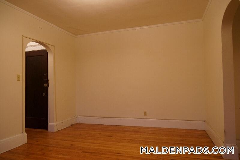 Building Photo - 349 Pleasant St