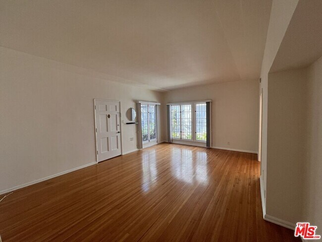 Building Photo - 1248 S La Jolla Ave