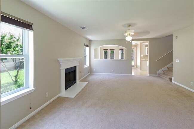 Building Photo - 807 Camino Real Dr