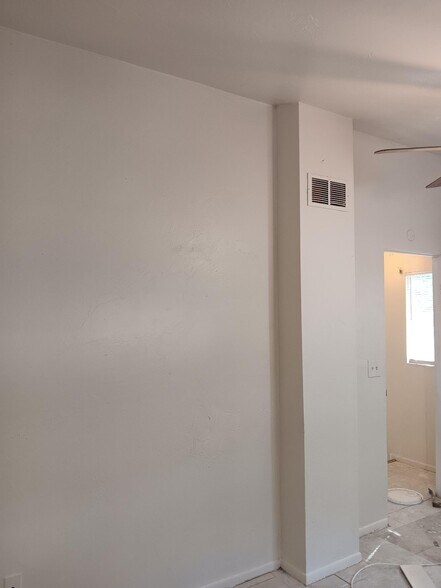 Building Photo - 538 State St