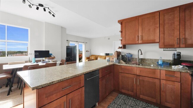 Building Photo - 1627 SW 37th Ave