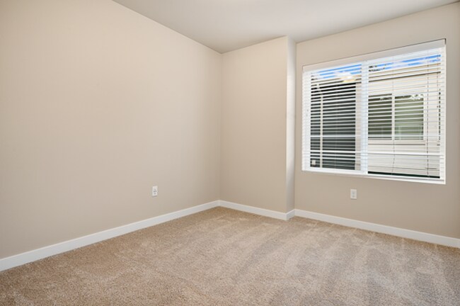 Building Photo - 6636 NE 188th Ct