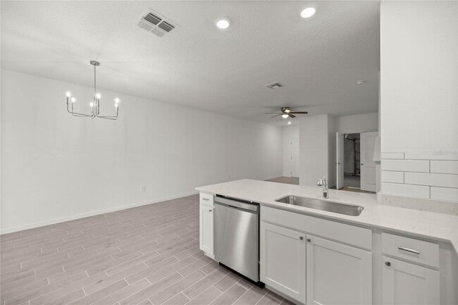 Building Photo - 3607 SE 37th Ct