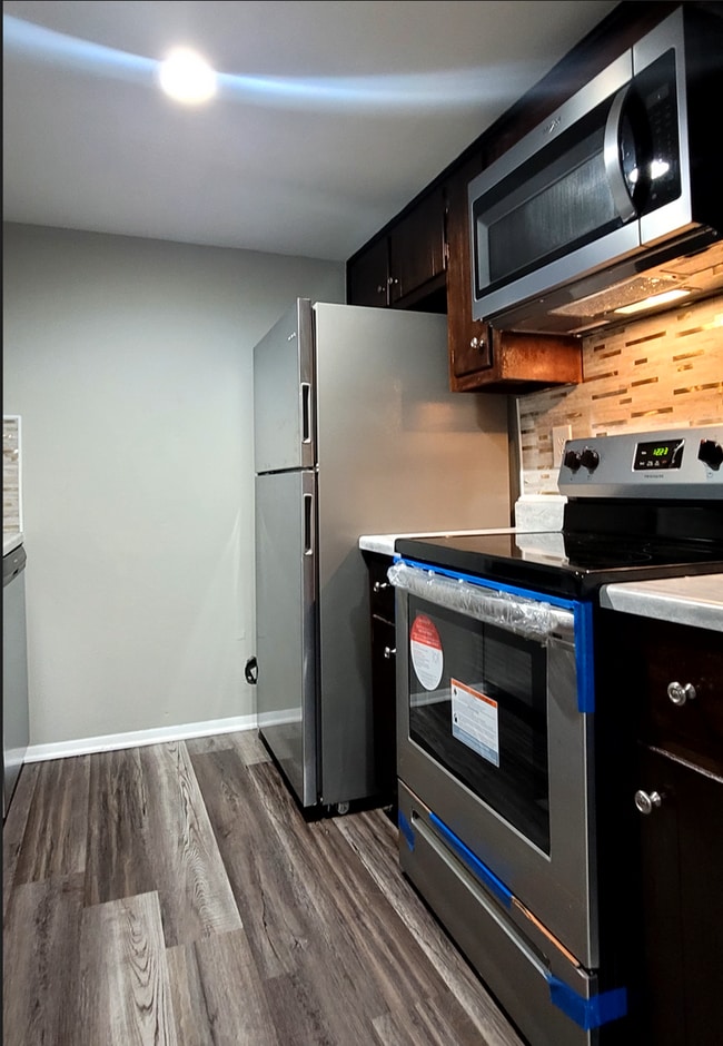 Building Photo - Beutiful 2 bedroom 1 bath apartment