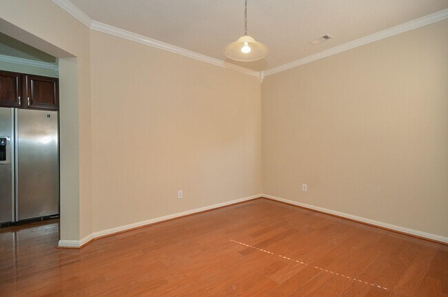 Building Photo - 2410 Crossmill Ln