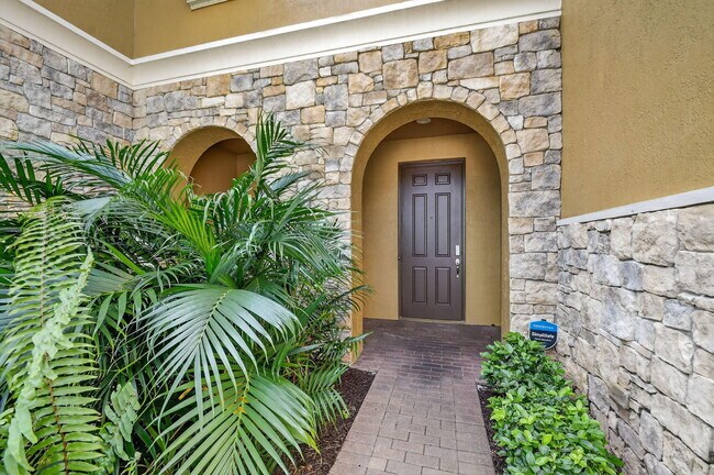 Building Photo - 10457 Wellington Parc Dr