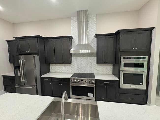 Building Photo - 547 Sanctuary Golf Pl