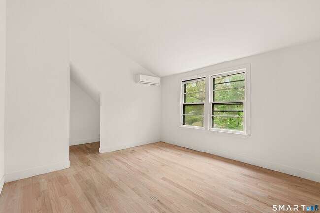 Building Photo - 1335 Wolf Hill Rd