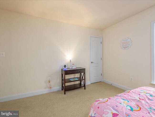 Building Photo - 171 Lackawanna Ln