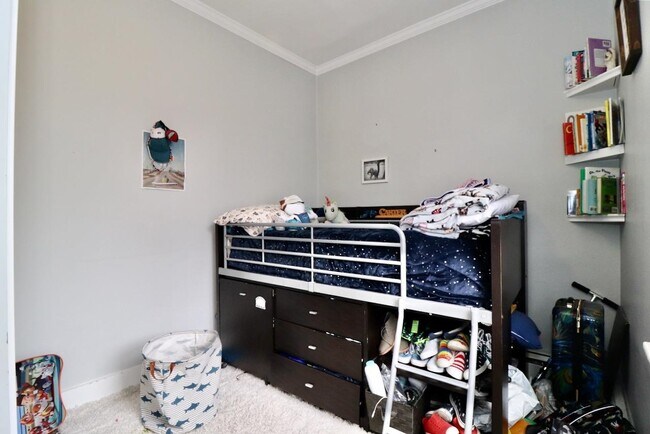 Building Photo - 19 Graham St