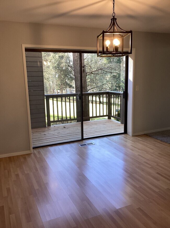 Building Photo - 4007 SW Fairhaven Ct