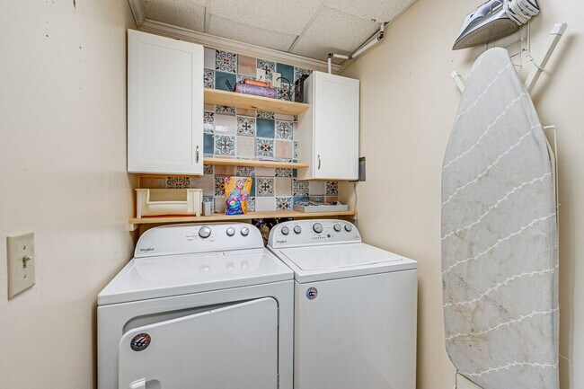 Building Photo - 4984 Webster Rd