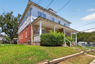 Building Photo - 349 51st St