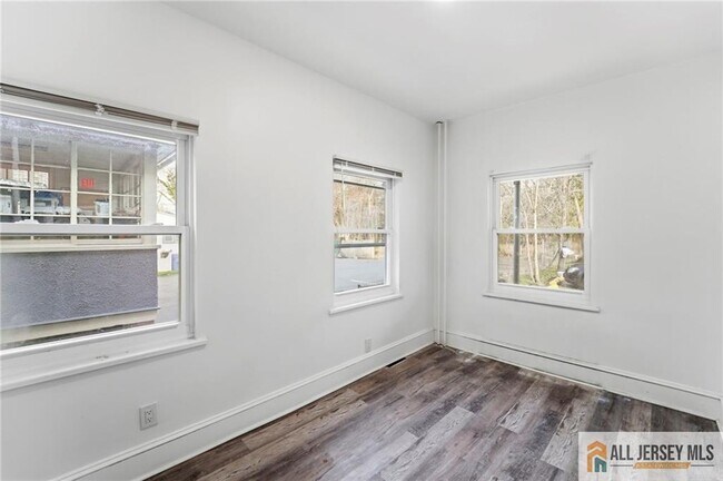 Building Photo - 29 Grant St