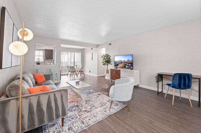 Building Photo - 2215 Town Lake Cir