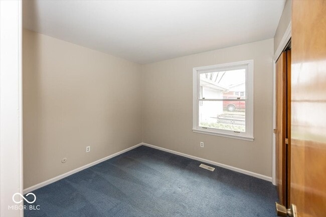 Building Photo - 130 Carmel View Dr