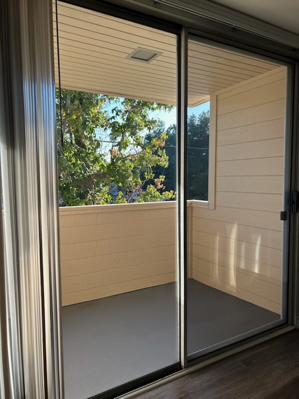 Building Photo - 9900 Jordan Ave