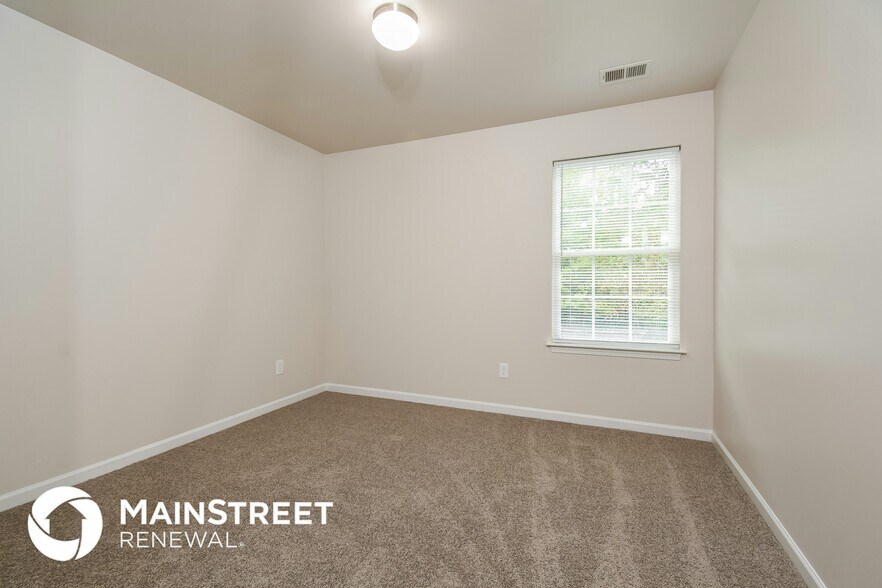 Building Photo - 4455 Oak Pointe Dr